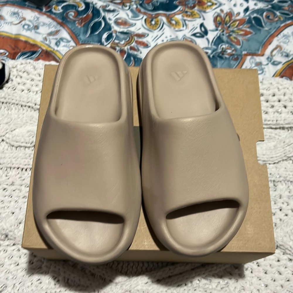 Yezzy Slides Pure